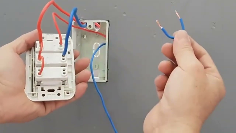 Cách đấu dây điện vào công tắc đơn giản